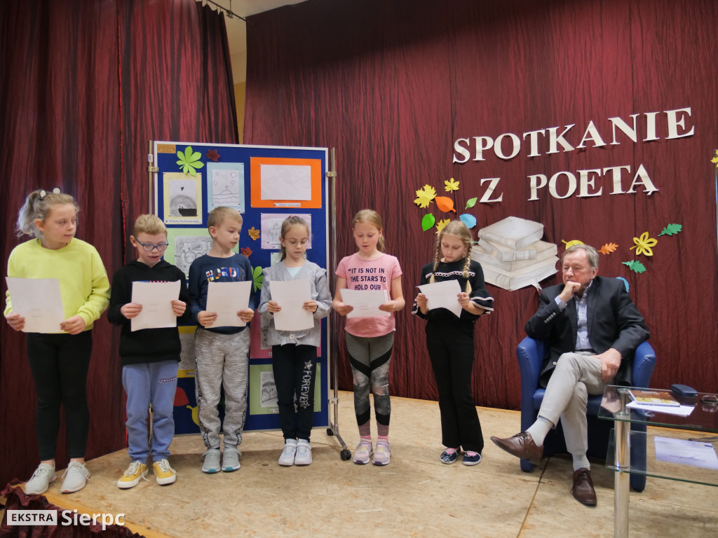 Spotkanie z poetą w Dwójce