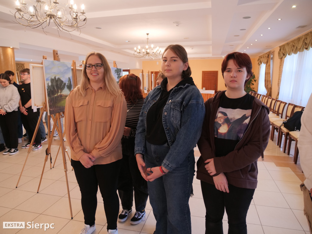 Wystawa prac młodzieży w skansenie