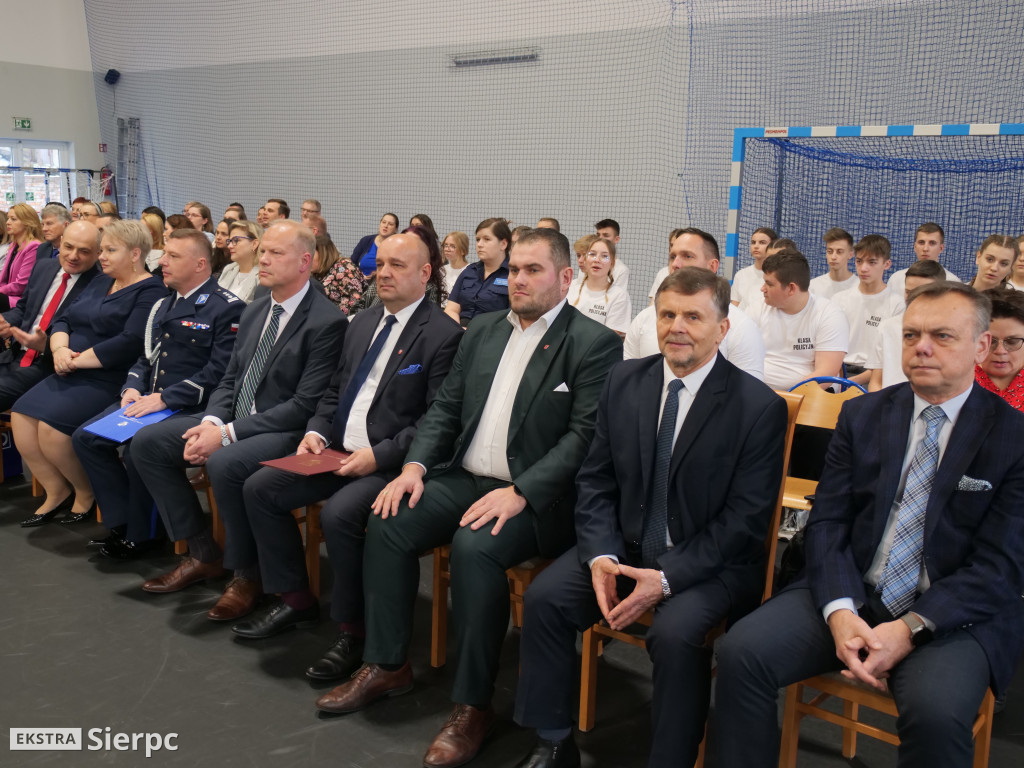 Promocja i ślubowanie klas policyjnych