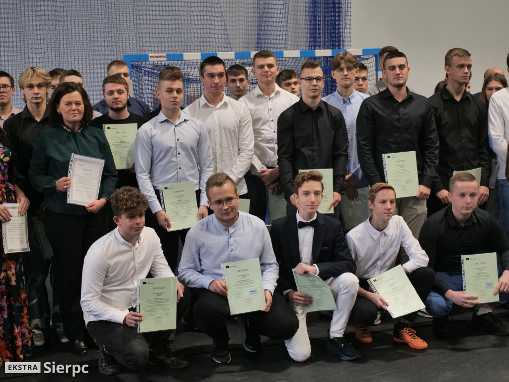 Promocja i ślubowanie klas policyjnych