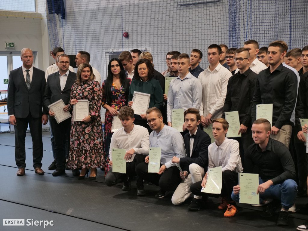 Promocja i ślubowanie klas policyjnych