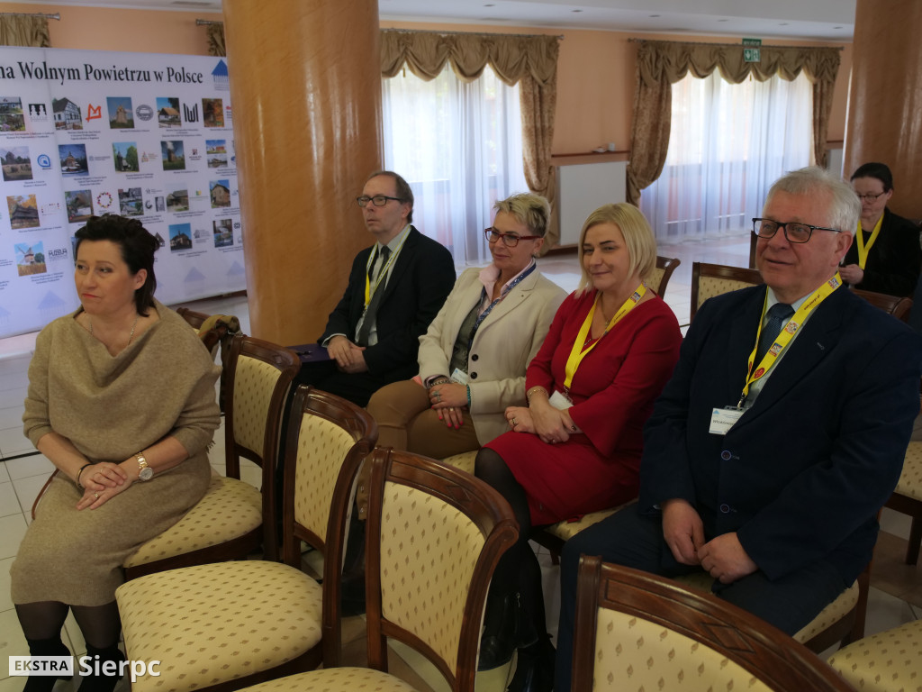 Konferencja w skansenie