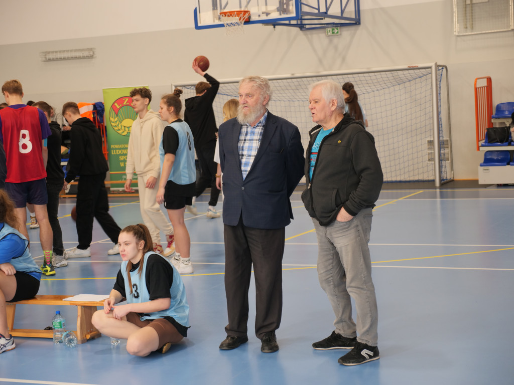 Turniej koszykówki szkół średnich