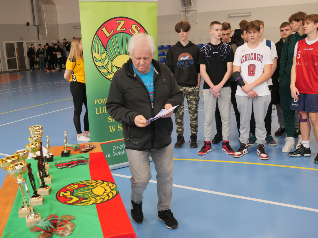 Turniej koszykówki szkół średnich