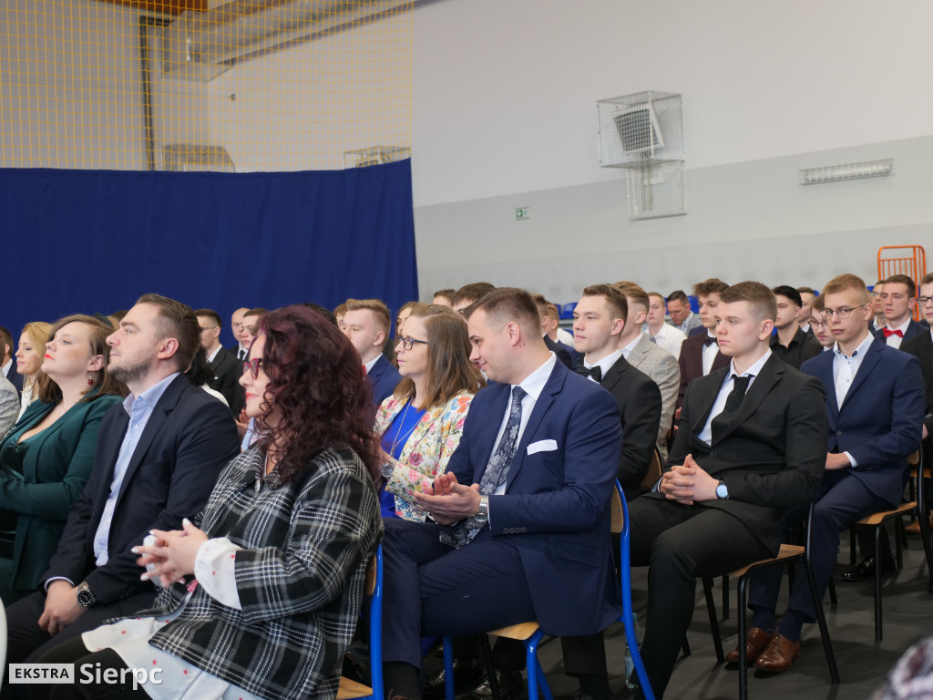 Zakończenie roku dla klas maturalnych w ZS nr 1