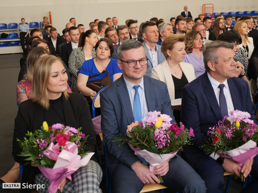 Zakończenie roku dla klas maturalnych w ZS nr 1