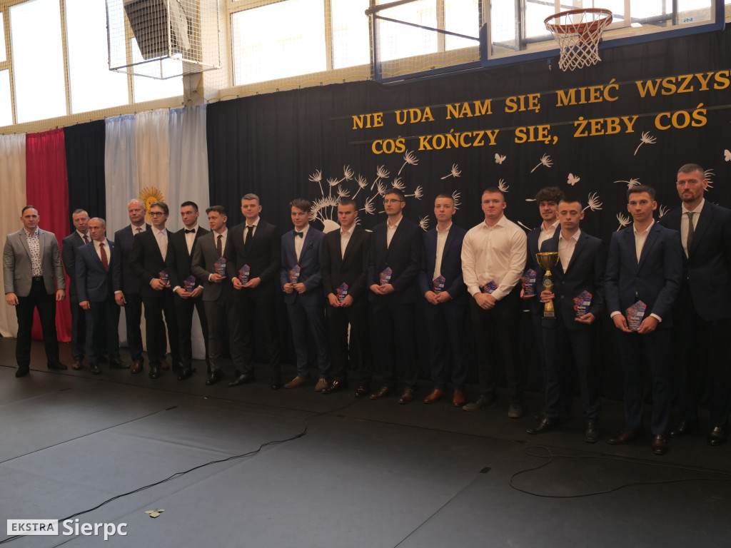 Zakończenie roku dla klas maturalnych w ZS nr 1