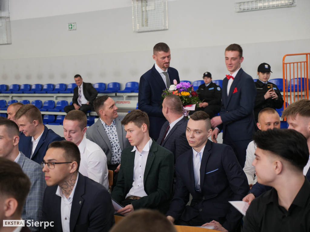 Zakończenie roku dla klas maturalnych w ZS nr 1