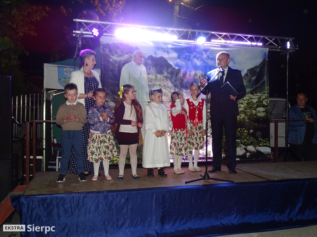 Zamyślenia rodaków w hołodzie Janowi Pawłowi II