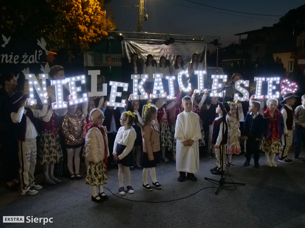 Zamyślenia rodaków w hołodzie Janowi Pawłowi II
