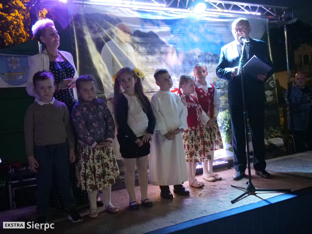 Zamyślenia rodaków w hołodzie Janowi Pawłowi II