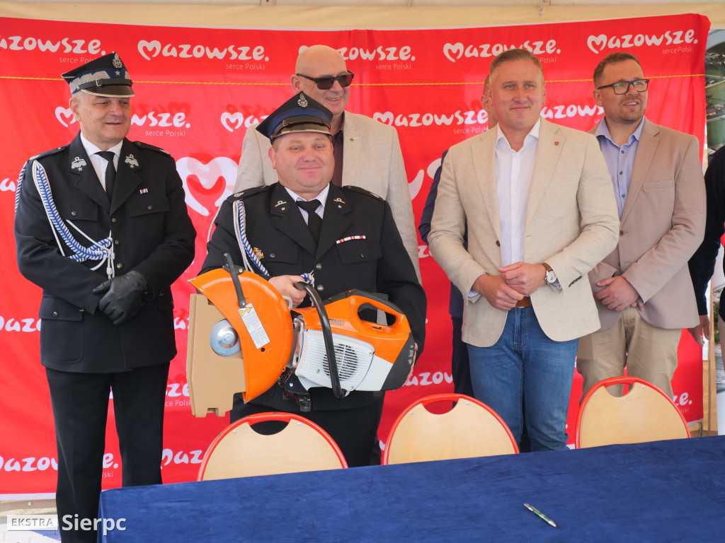Przekazanie sprzętu dla OSP z gminy Mochowo