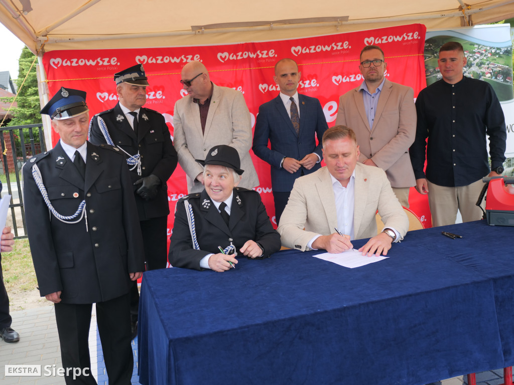 Przekazanie sprzętu dla OSP z gminy Mochowo