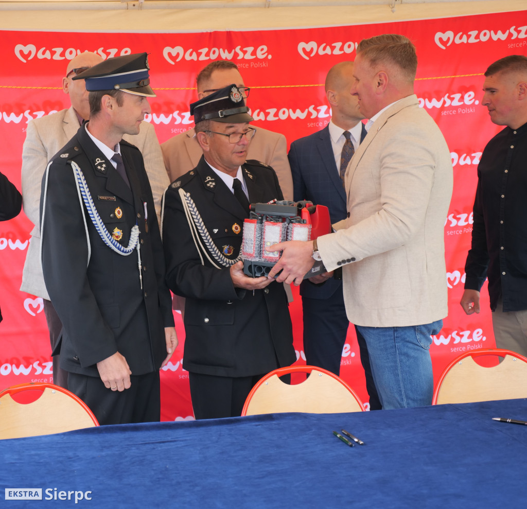 Przekazanie sprzętu dla OSP z gminy Mochowo