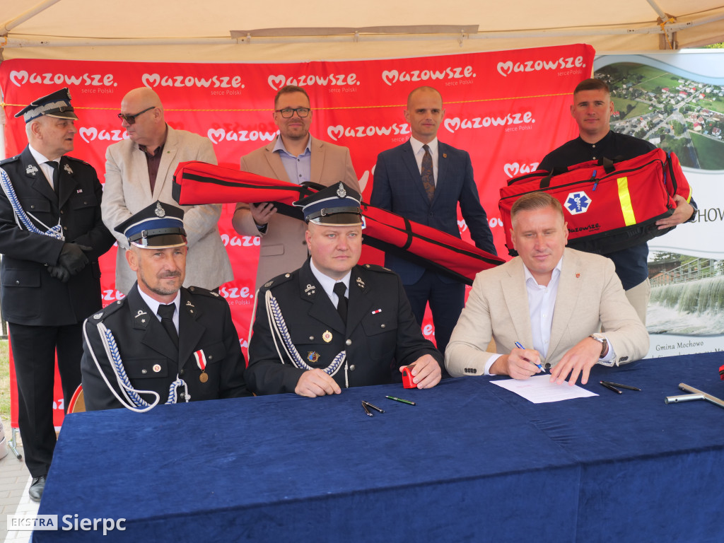 Przekazanie sprzętu dla OSP z gminy Mochowo