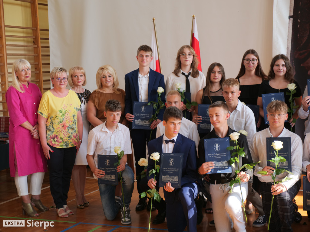 Zakończenie VIII klas w SP nr 3