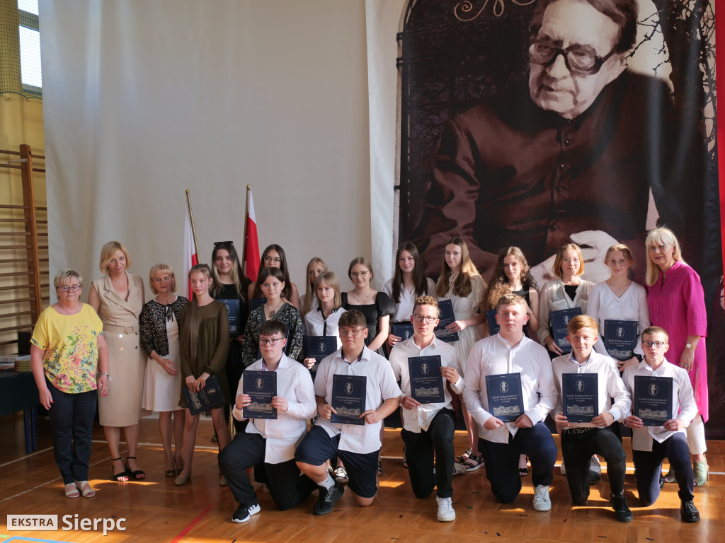 Zakończenie VIII klas w SP nr 3