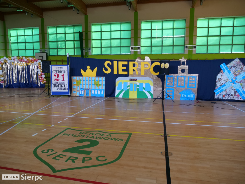 Zakończenie roku dla klas VIII w SP nr 2