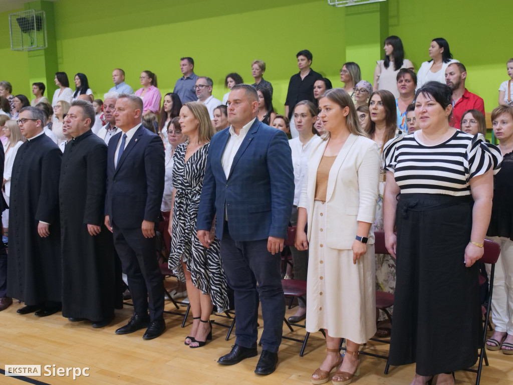 Zakończenie roku dla klas VIII w SP nr 2