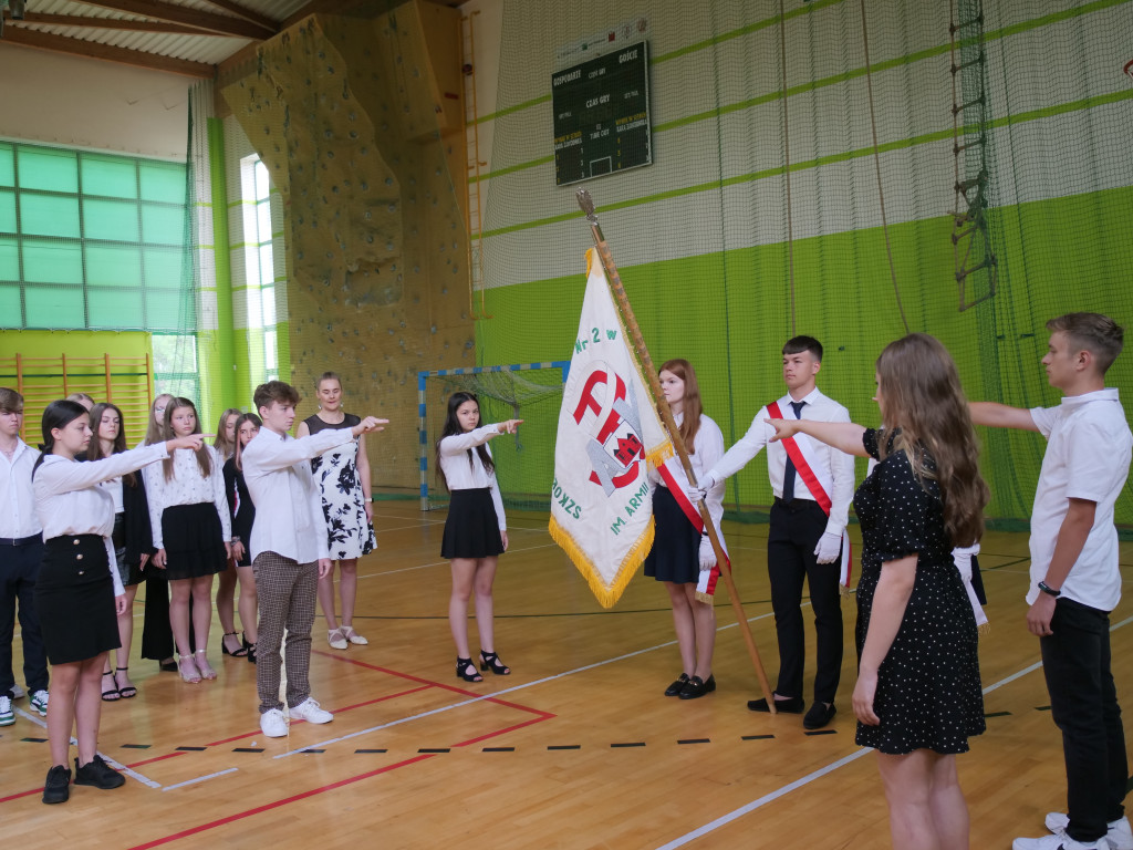 Zakończenie roku dla klas VIII w SP nr 2