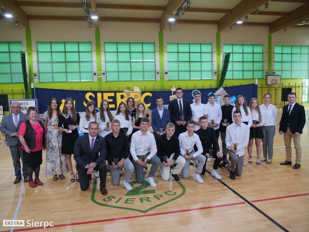 Zakończenie roku dla klas VIII w SP nr 2