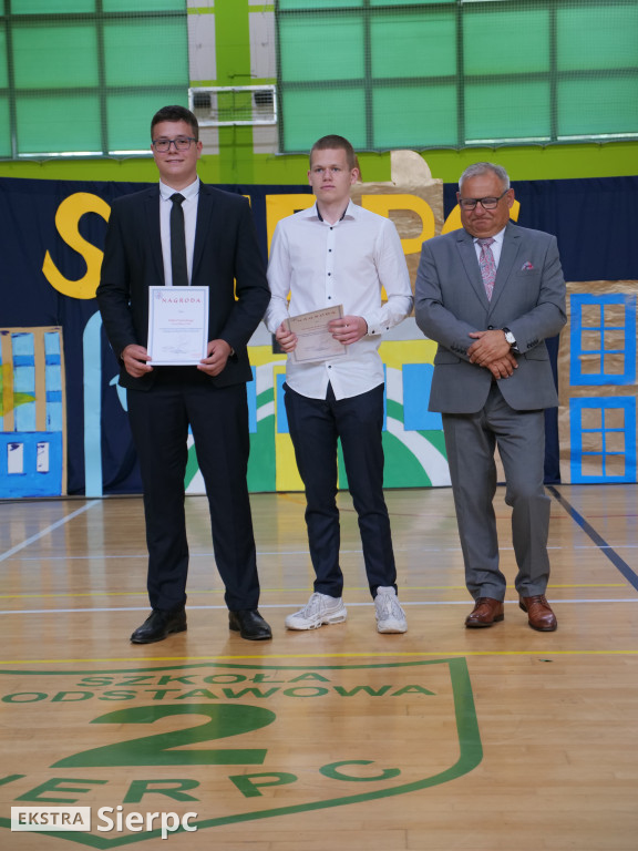 Zakończenie roku dla klas VIII w SP nr 2