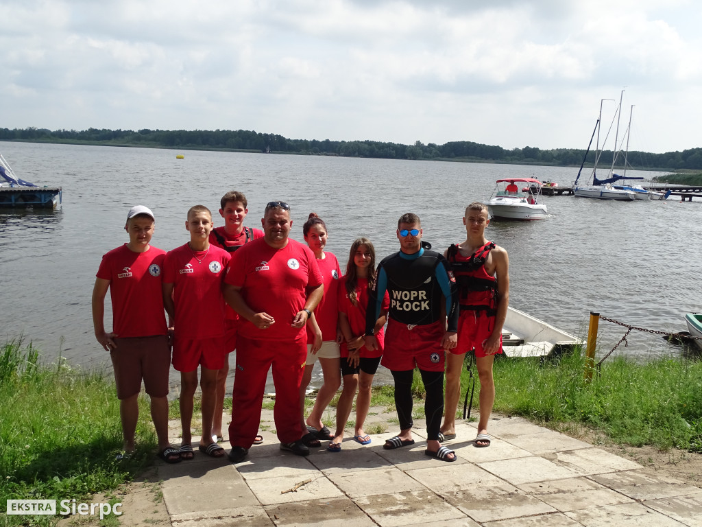 Ćwiczenia strażaków nad Jeziorem Urszulewskim
