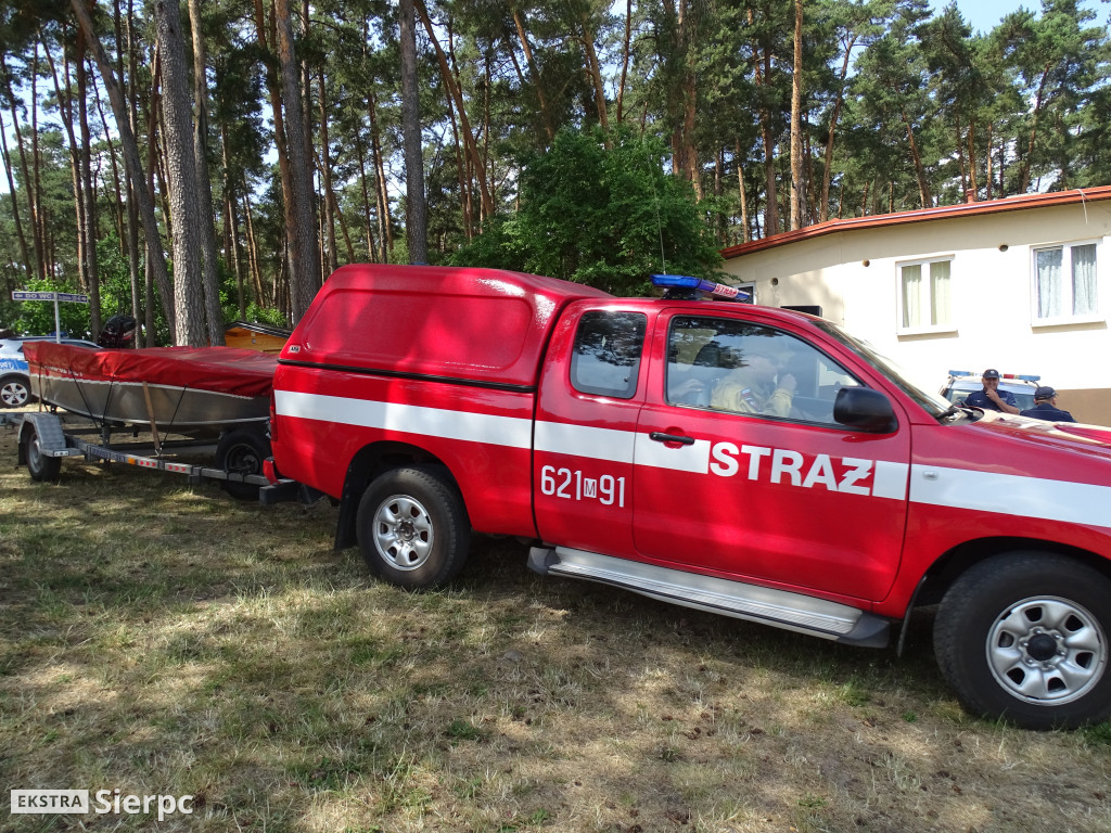 Ćwiczenia strażaków nad Jeziorem Urszulewskim