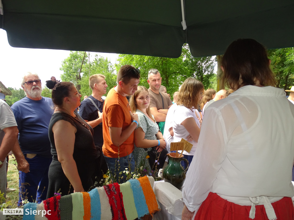 Miodobranie w skansenie