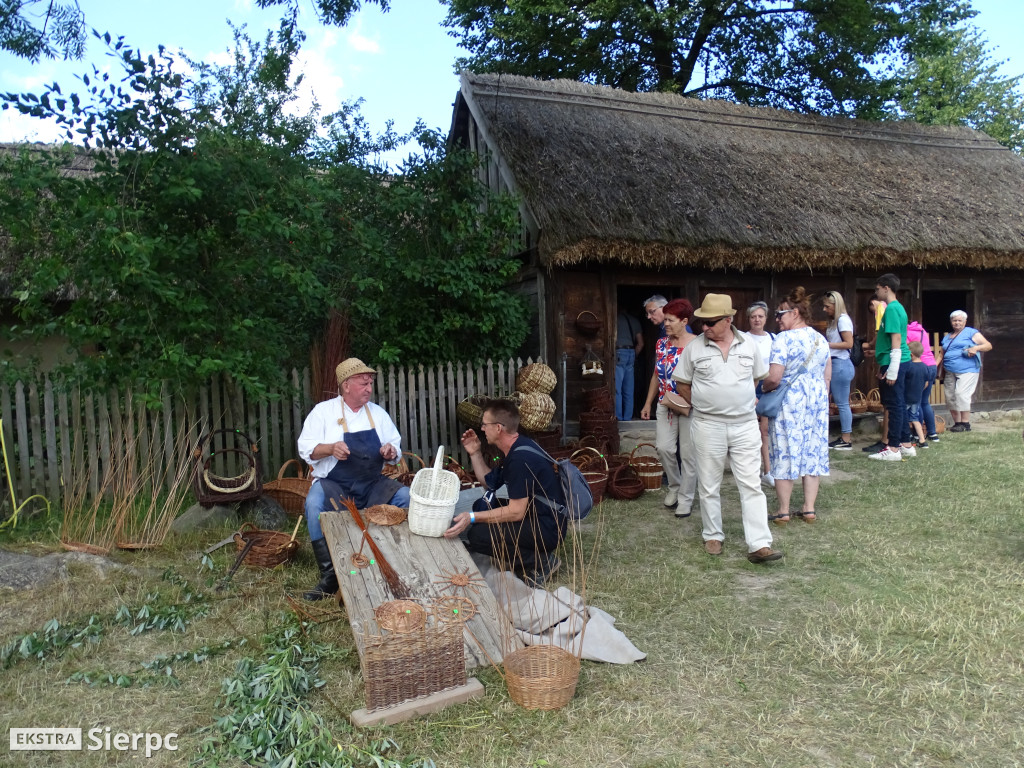 Miodobranie w skansenie