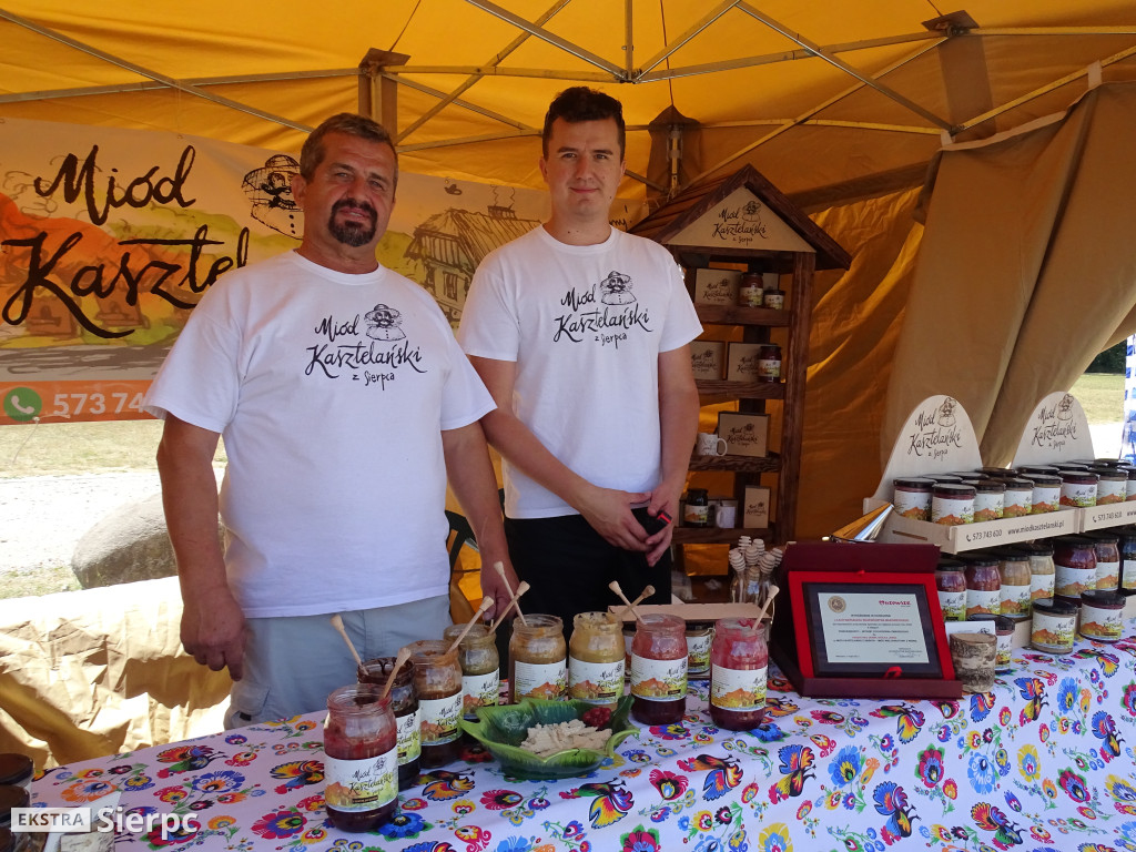 Miodobranie w skansenie