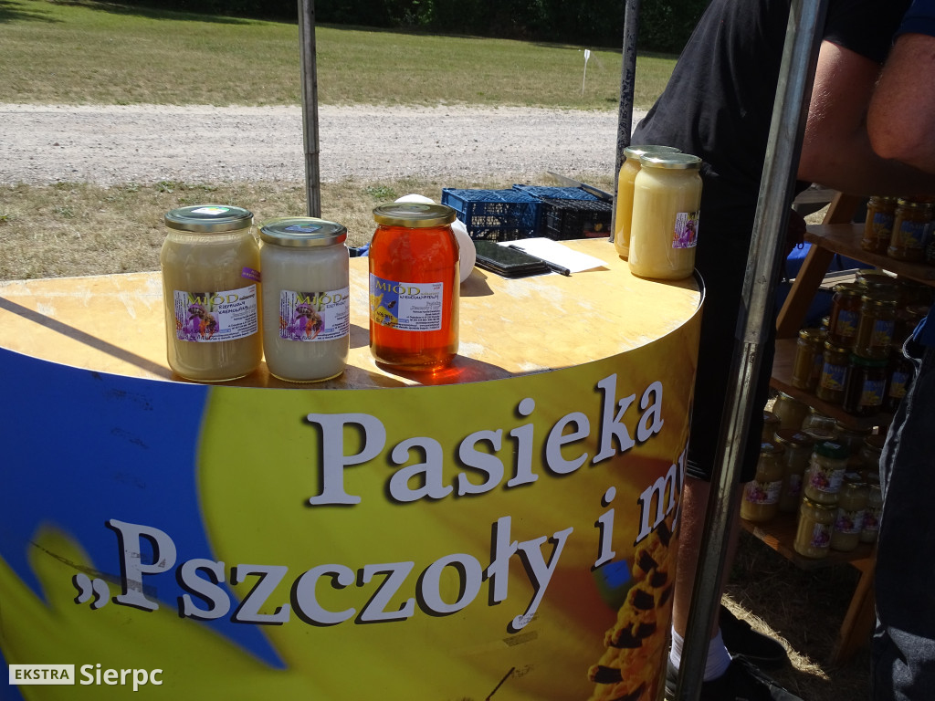 Miodobranie w skansenie