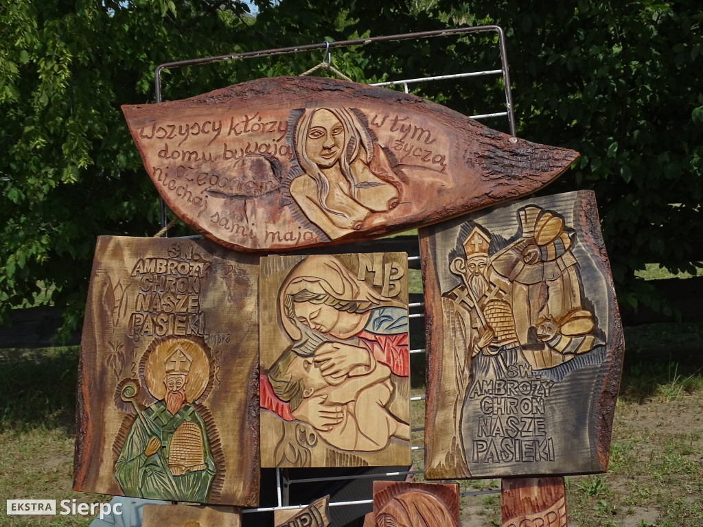 Miodobranie w skansenie