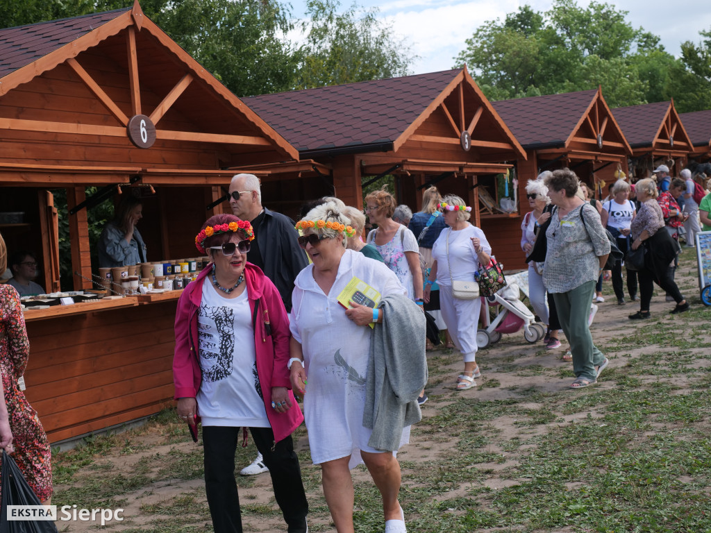 Miodobranie w skansenie