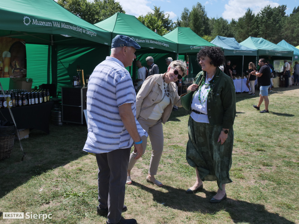 Miodobranie w skansenie