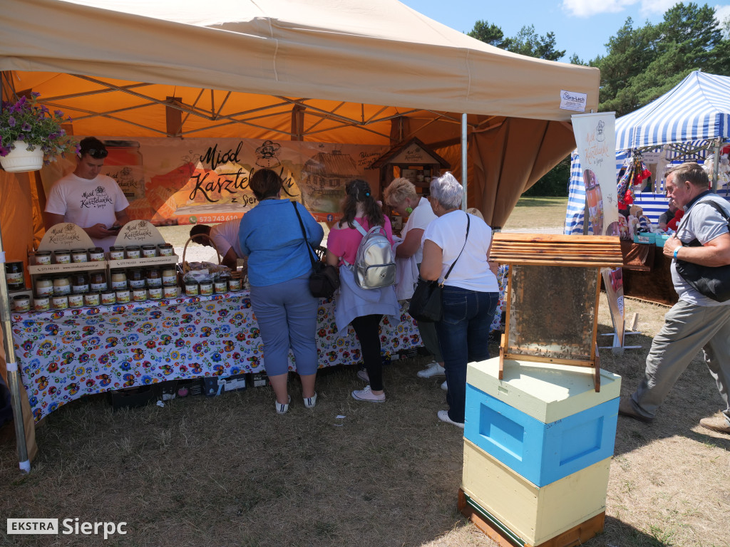 Miodobranie w skansenie