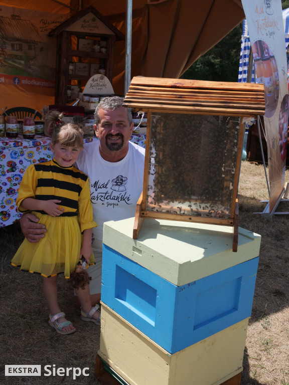 Miodobranie w skansenie