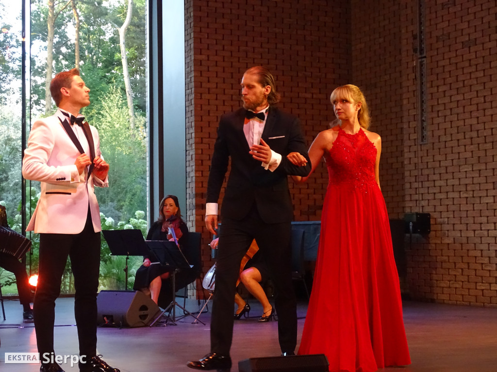 Tango with Bond
