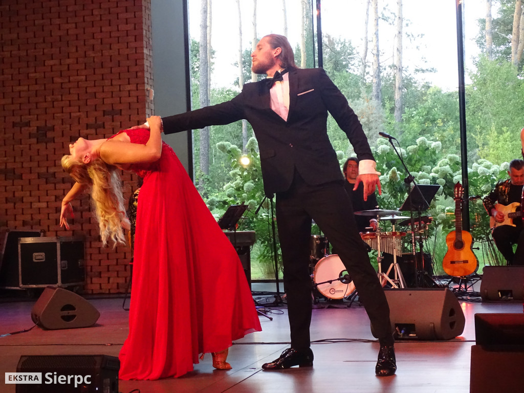 Tango with Bond