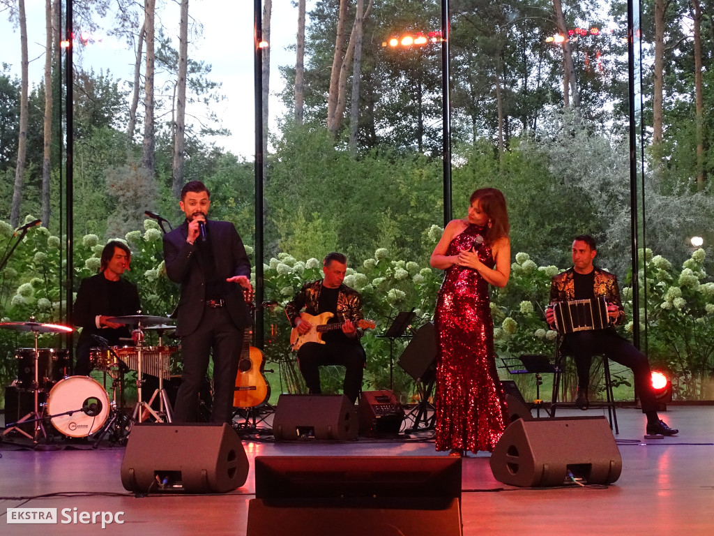 Tango with Bond