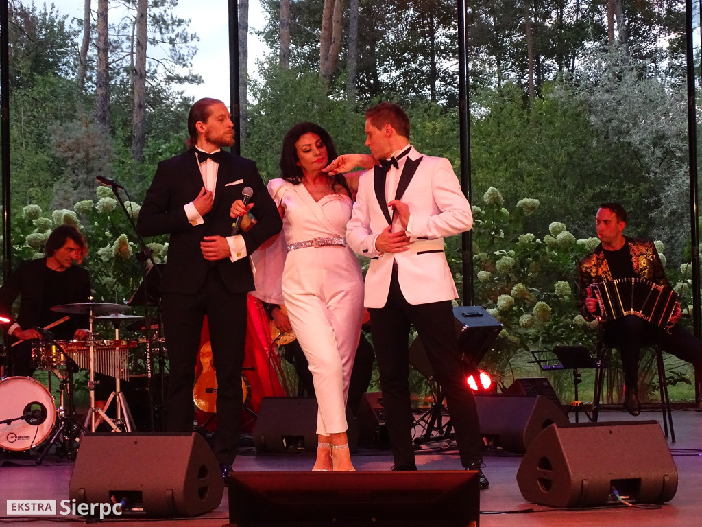 Tango with Bond