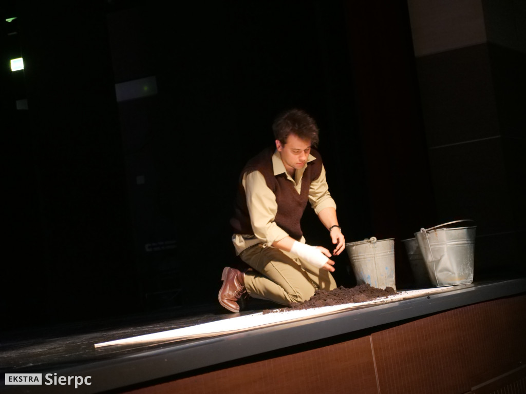 Broniewski — przedstawienie teatralne