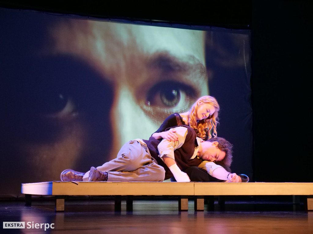 Broniewski — przedstawienie teatralne