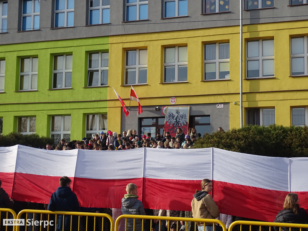 Trójka i akcja Szkoła do hymnu
