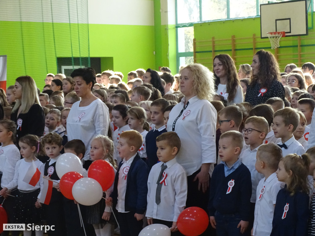 Dwójka i akcja Szkoła do hymnu