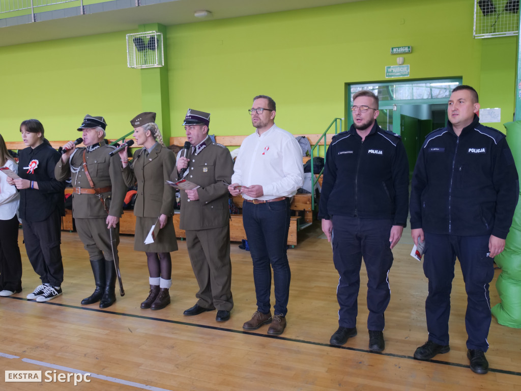 Dwójka i akcja Szkoła do hymnu