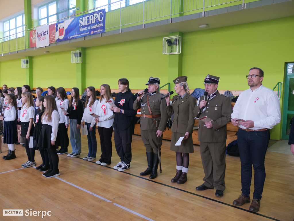 Dwójka i akcja Szkoła do hymnu
