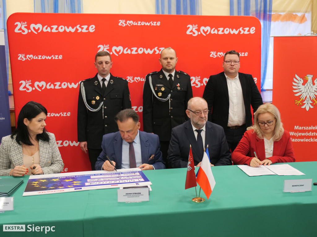 Umowy na nowe samochody dla OSP
