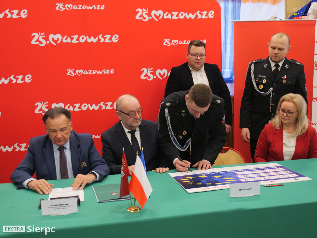 Umowy na nowe samochody dla OSP
