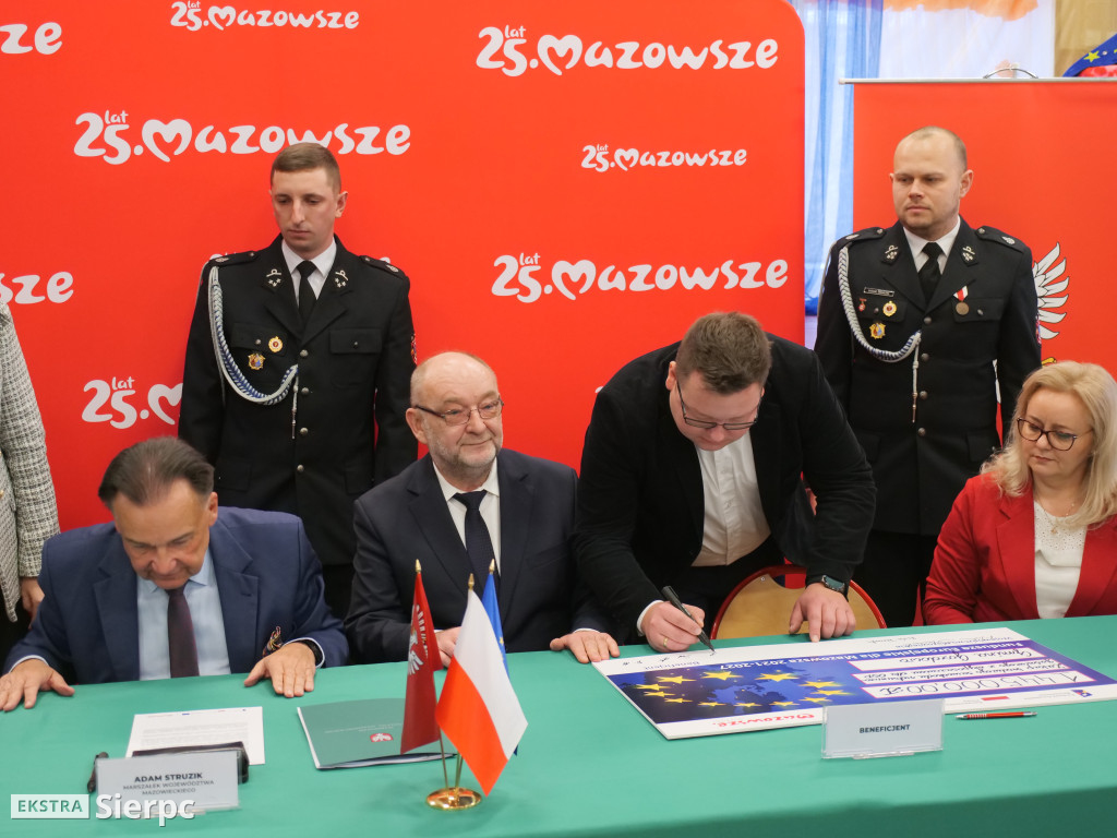 Umowy na nowe samochody dla OSP